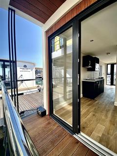 1 bedroom houseboat for sale, Limehouse Waterside & Marina, London, E14