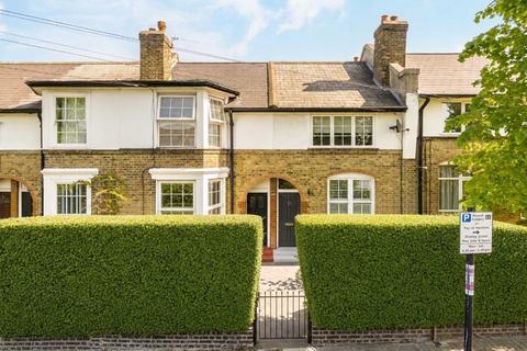 Lessingham Avenue, London SW17