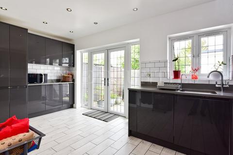 4 bedroom semi-detached house for sale, Mimms Hall Road, Potters Bar, EN6