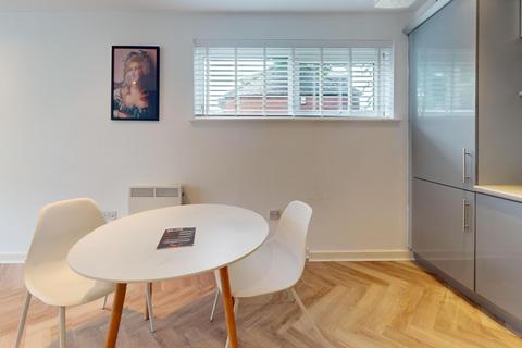 2 bedroom house to rent,  St Ann's Place, Leeds LS5