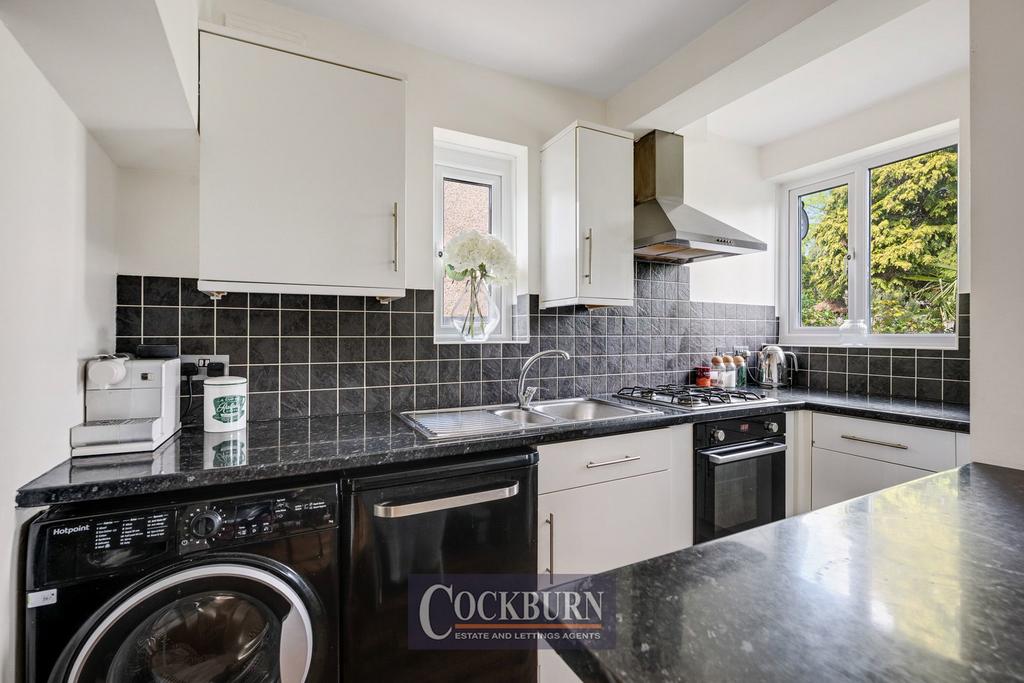 Westdean Avenue, Lee, SE12 - More