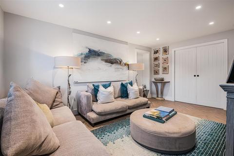 4 bedroom detached house for sale, Kitswell Way, Radlett
