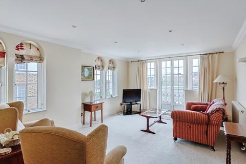 3 bedroom flat for sale, Sea Road, Boscombe, Bournemouth, BH5