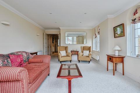 3 bedroom flat for sale, Sea Road, Boscombe, Bournemouth, BH5