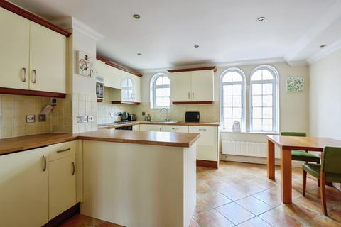3 bedroom flat for sale, Sea Road, Boscombe, Bournemouth, BH5