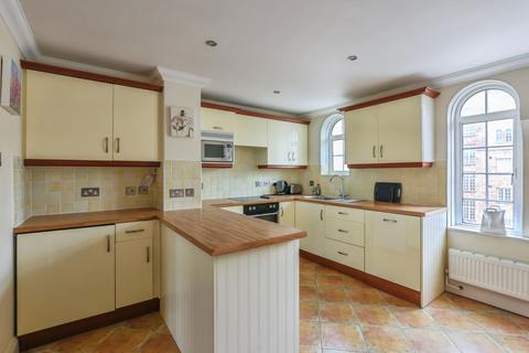 3 bedroom flat for sale, Sea Road, Boscombe, Bournemouth, BH5
