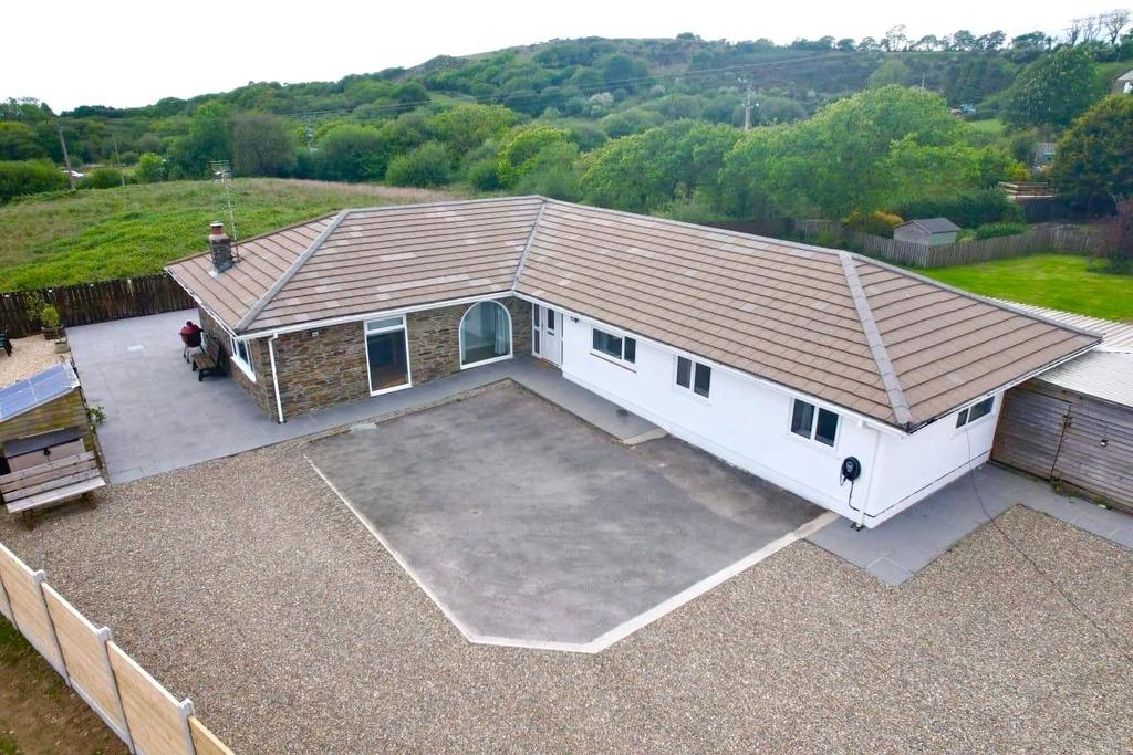 5 bedroom bungalow for sale