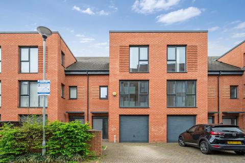 4 bedroom terraced house for sale, Reynard Way, Brentford, TW8