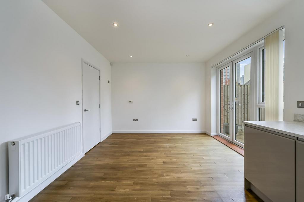 House in London - View 5