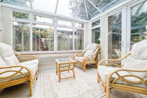 3 bedroom detached house for sale, Chase House Gardens, Hornchurch, RM11