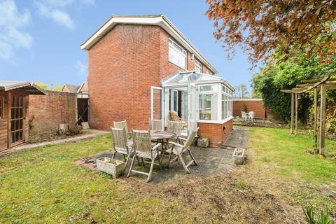 3 bedroom detached house for sale, Chase House Gardens, Hornchurch, RM11