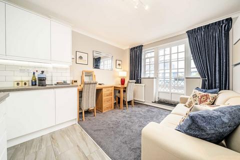 Studio to rent, Woburn Place, London WC1H