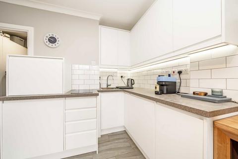 Studio to rent, Woburn Place, London WC1H