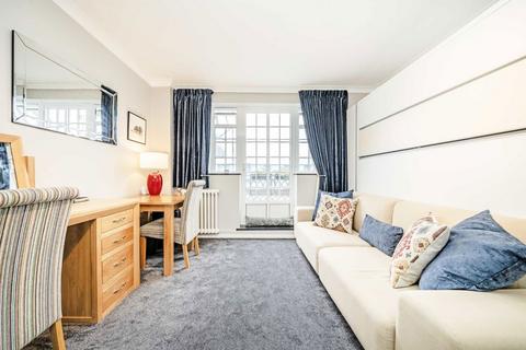Studio to rent, Woburn Place, London WC1H