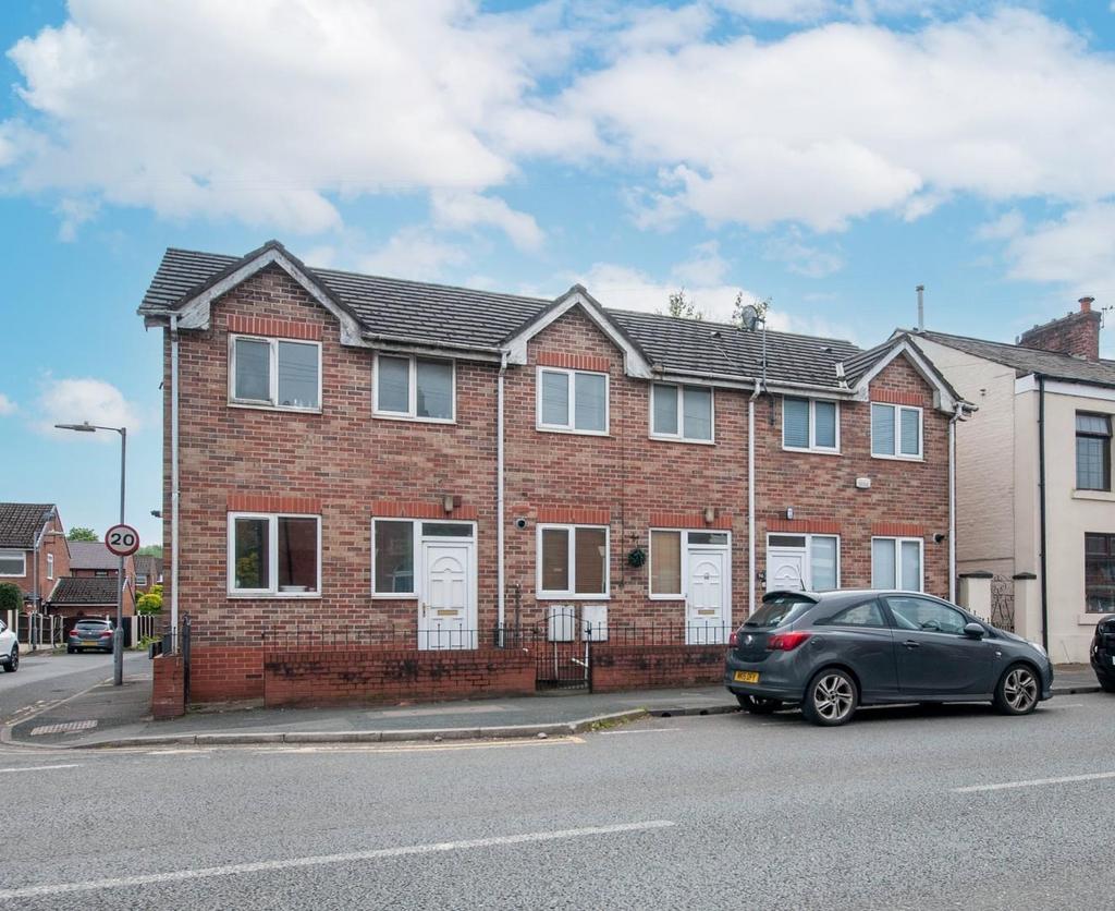 2 bedroom mews for sale