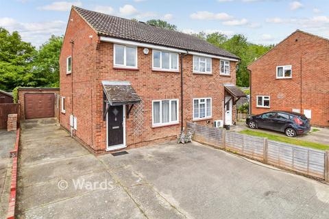 3 bedroom semi-detached house for sale, Gassons Road, Snodland ME6