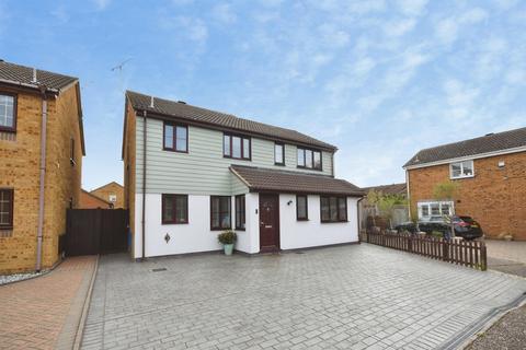 4 bedroom detached house for sale, Vermeer Ride, Chelmsford