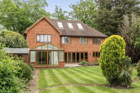 5 bedroom detached house for sale, Forest Road, East Horsley