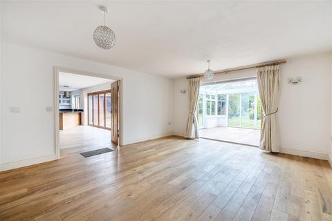 5 bedroom detached house for sale, Forest Road, East Horsley
