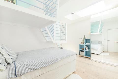 2 bedroom flat for sale, Bromfelde Road, London SW4