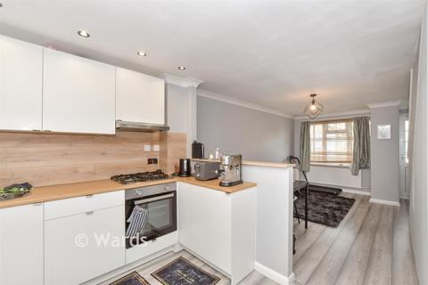2 bedroom end of terrace house for sale, Falcon Way, Ashford TN23
