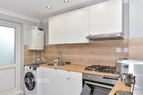 2 bedroom end of terrace house for sale, Falcon Way, Ashford TN23
