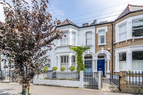 Narbonne Avenue, London, SW4