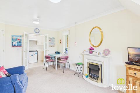 2 bedroom flat for sale, Shardeloes Court Newgate Street, Cottingham HU16