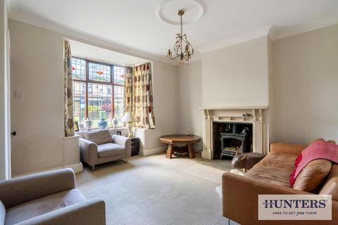 3 bedroom semi-detached house for sale, Rufford Drive, Yeadon, Leeds