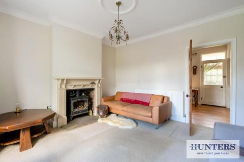 3 bedroom semi-detached house for sale, Rufford Drive, Yeadon, Leeds