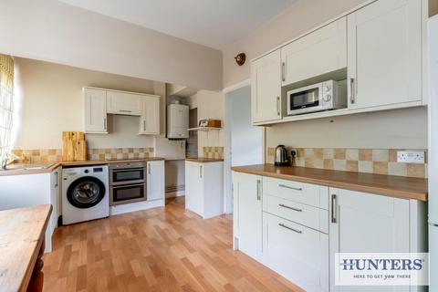 3 bedroom semi-detached house for sale, Rufford Drive, Yeadon, Leeds