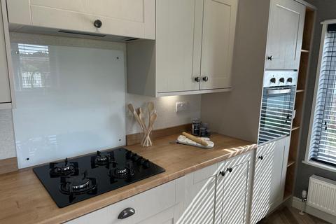 2 bedroom park home for sale, Bury St. Edmunds, Suffolk, IP28