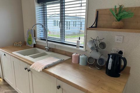 2 bedroom park home for sale, Bury St. Edmunds, Suffolk, IP28