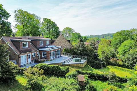4 bedroom detached house for sale, Station Road, Crowhurst