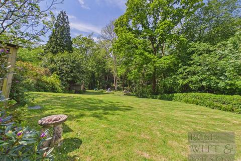 4 bedroom detached house for sale, Station Road, Crowhurst