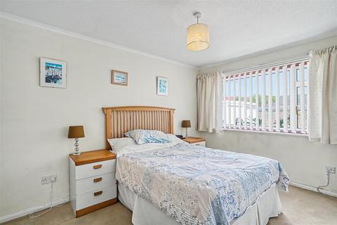 2 bedroom semi-detached bungalow for sale, Avondale Gardens, Gillingham
