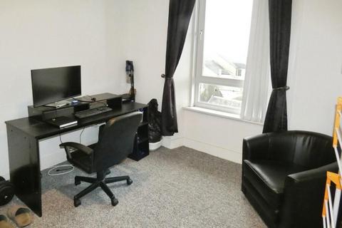 2 bedroom flat to rent, Chapelwell Street, Saltcoats KA21