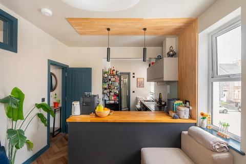 2 bedroom maisonette for sale, Hillside Road, St George