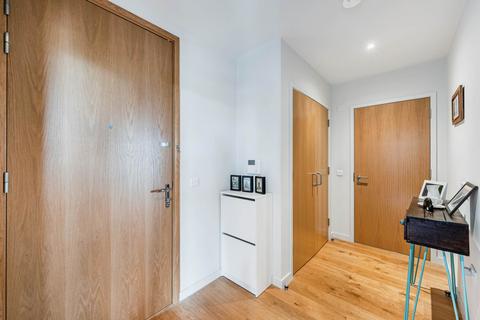 1 bedroom apartment for sale, Isambard Court, Paddlers Avenue, Brentford