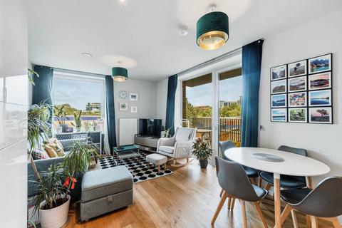 1 bedroom apartment for sale, Isambard Court, Paddlers Avenue, Brentford