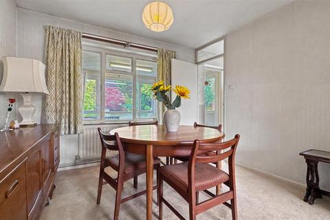 3 bedroom semi-detached house for sale, Chiltern Close, Farnborough
