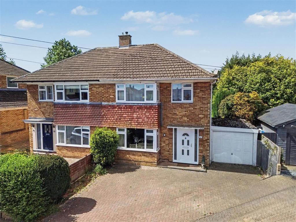 Detached house exterior, driveway, garage