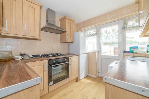 2 bedroom bungalow for sale, Grasmere Road, Kennington, Ashford, Kent, TN24