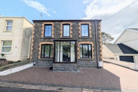 3 bedroom detached house for sale, Penscynor, Cilfrew, Neath, Neath Port Talbot.