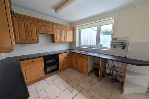 3 bedroom detached house for sale, Penscynor, Cilfrew, Neath, Neath Port Talbot.