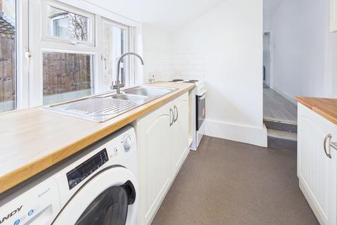 2 bedroom house to rent, Stafford Street, Swindon SN1