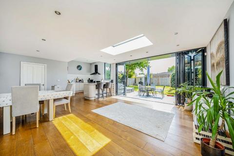 4 bedroom semi-detached house for sale, Broomfield, Sunbury-On-Thames TW16