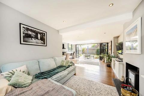 4 bedroom semi-detached house for sale, Broomfield, Sunbury-On-Thames TW16