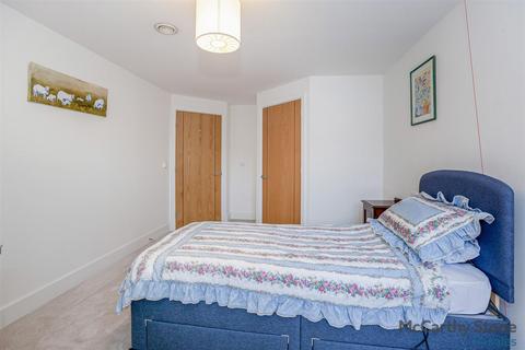 1 bedroom apartment for sale, St. Lukes Road, Maidenhead, Berkshire. SL6 7AJ