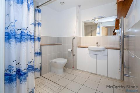 1 bedroom apartment for sale, St. Lukes Road, Maidenhead, Berkshire. SL6 7AJ